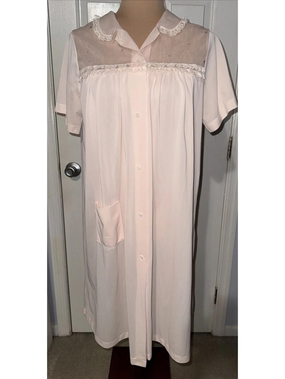 Vintage Shadowline Pink Peignoir Nylon Lace Embroidery Button Medium